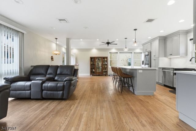 20 Mountain Ave, Rockaway Twp., NJ 07866