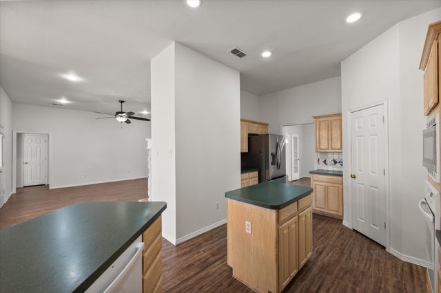 14617 Meadowland Circle, Newark, TX 76071