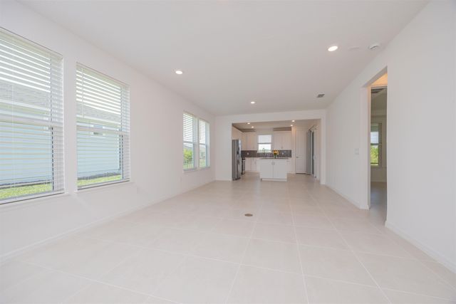 166 Fairlake Cir, St Augustine, FL 32092