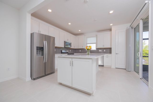 166 Fairlake Cir, St Augustine, FL 32092