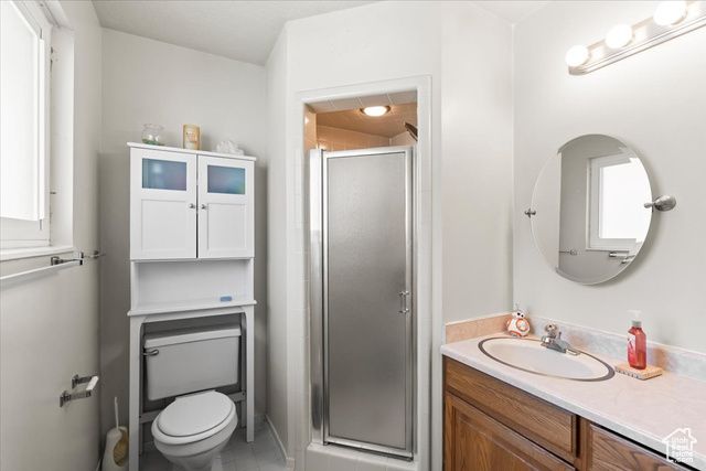 214 N MOUNTAIN RD, Fruit Heights, UT 84037