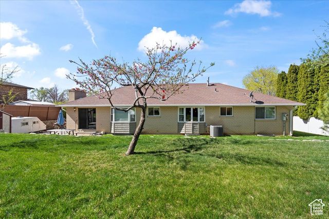 214 N MOUNTAIN RD, Fruit Heights, UT 84037