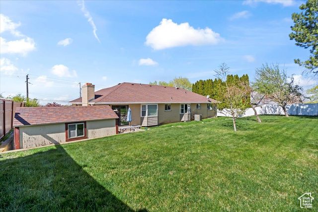 214 N MOUNTAIN RD, Fruit Heights, UT 84037