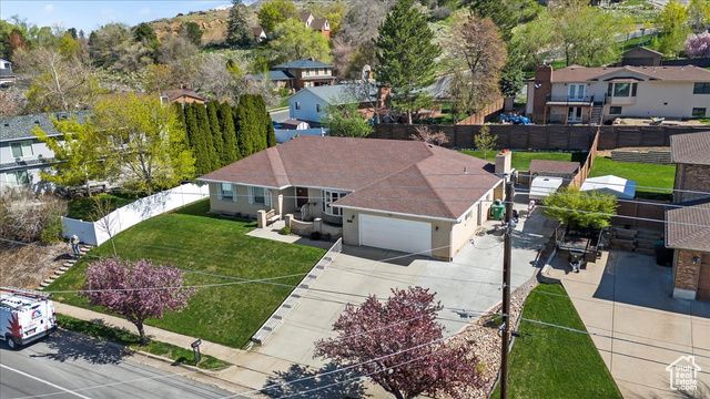 214 N MOUNTAIN RD, Fruit Heights, UT 84037