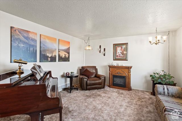 214 N MOUNTAIN RD, Fruit Heights, UT 84037
