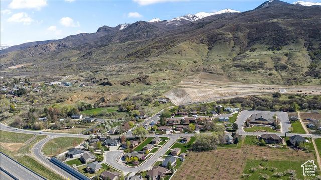 214 N MOUNTAIN RD, Fruit Heights, UT 84037