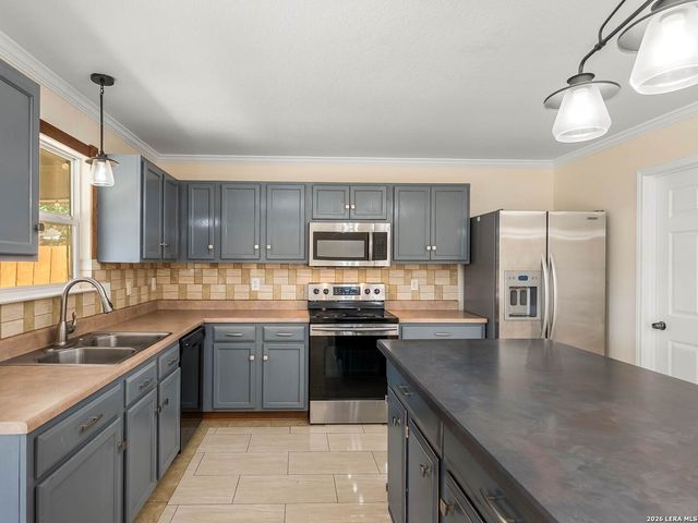 8602 Widgeon, San Antonio, TX 78245