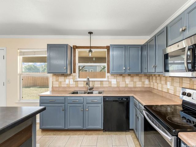 8602 Widgeon, San Antonio, TX 78245