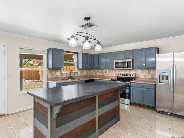 8602 Widgeon, San Antonio, TX 78245