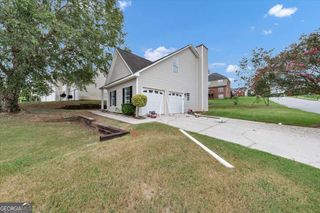 110 Carriage Lake Drive, Stockbridge, GA 30281