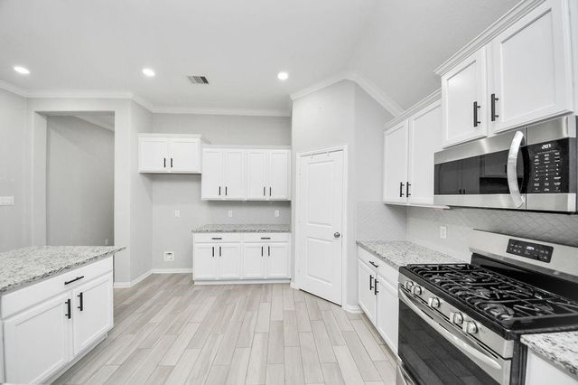 9003 Stanley Oak Drive, Missouri City, TX 77459