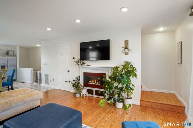 130 Myrtle Avenue A, Stamford, CT 06902