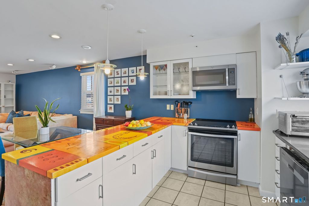130 Myrtle Avenue A, Stamford, CT 06902
