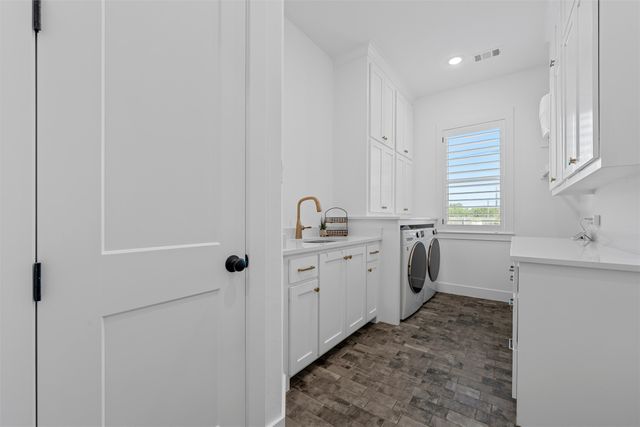 216 Wycliff Drive, China Spring, TX 76633