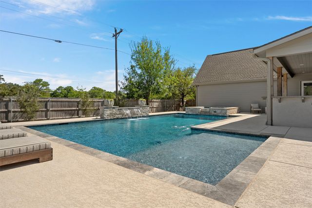 216 Wycliff Drive, China Spring, TX 76633