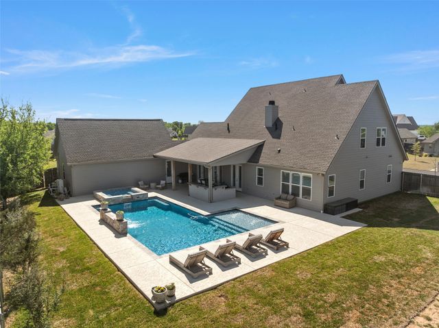 216 Wycliff Drive, China Spring, TX 76633