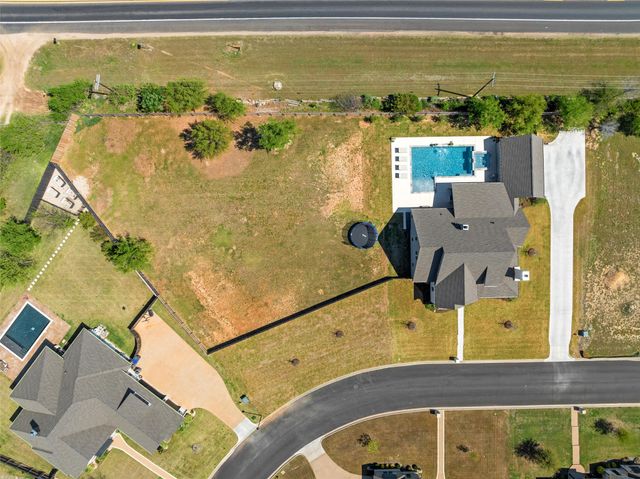 216 Wycliff Drive, China Spring, TX 76633