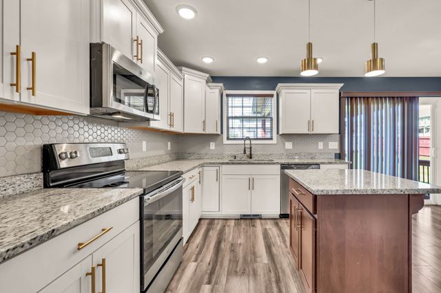 898 Wild Elm Ct, Clarksville, TN 37042