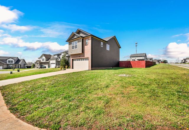 898 Wild Elm Ct, Clarksville, TN 37042