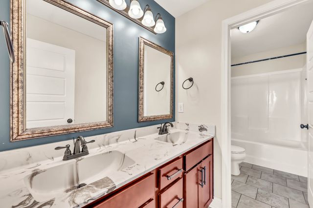 898 Wild Elm Ct, Clarksville, TN 37042