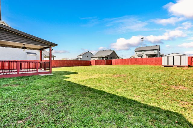 898 Wild Elm Ct, Clarksville, TN 37042