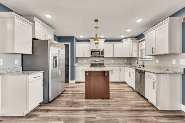 898 Wild Elm Ct, Clarksville, TN 37042