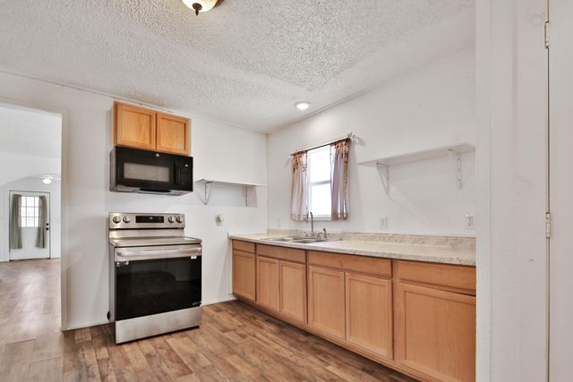 1728 N 5th Street, Tahoka, TX 79373