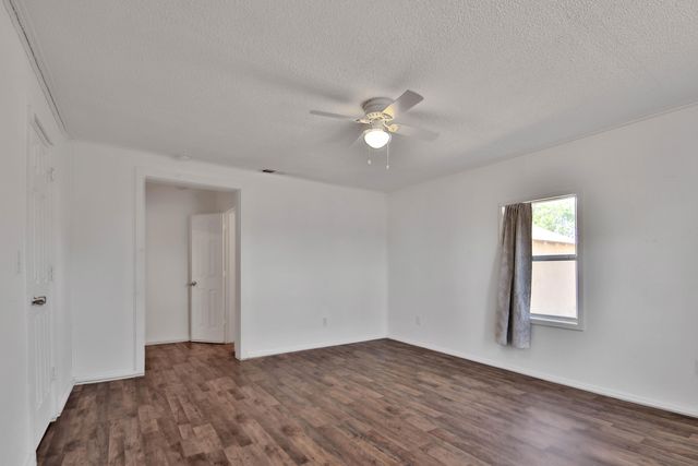 1728 N 5th Street, Tahoka, TX 79373