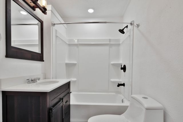 1728 N 5th Street, Tahoka, TX 79373