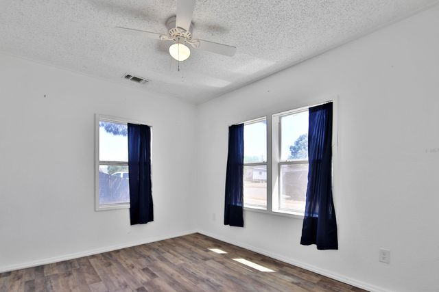 1728 N 5th Street, Tahoka, TX 79373