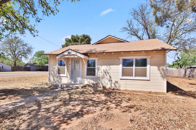 1728 N 5th Street, Tahoka, TX 79373