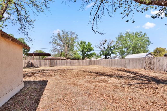 1728 N 5th Street, Tahoka, TX 79373