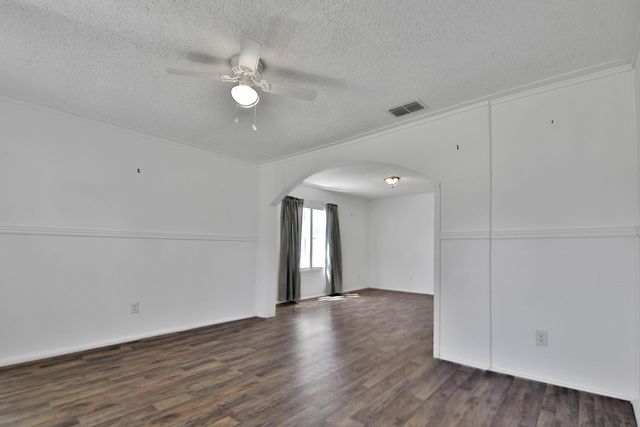 1728 N 5th Street, Tahoka, TX 79373