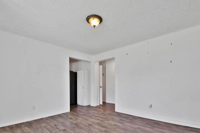 1728 N 5th Street, Tahoka, TX 79373