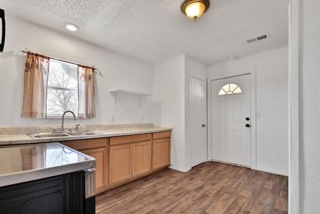 1728 N 5th Street, Tahoka, TX 79373