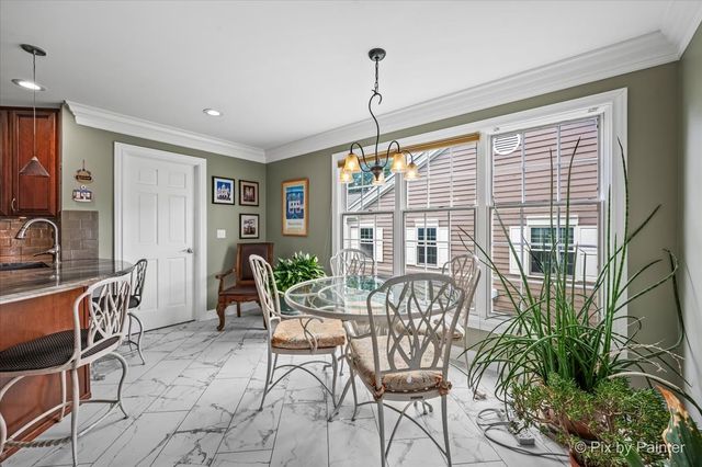 178 Old Wick Lane, Inverness, IL 60067