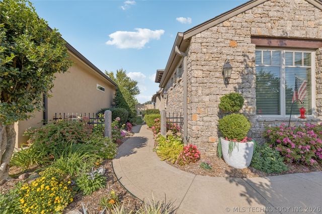 8434 S Phoenix Place, Tulsa, OK 74132