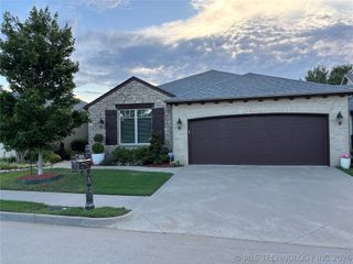 8434 S Phoenix Place, Tulsa, OK 74132