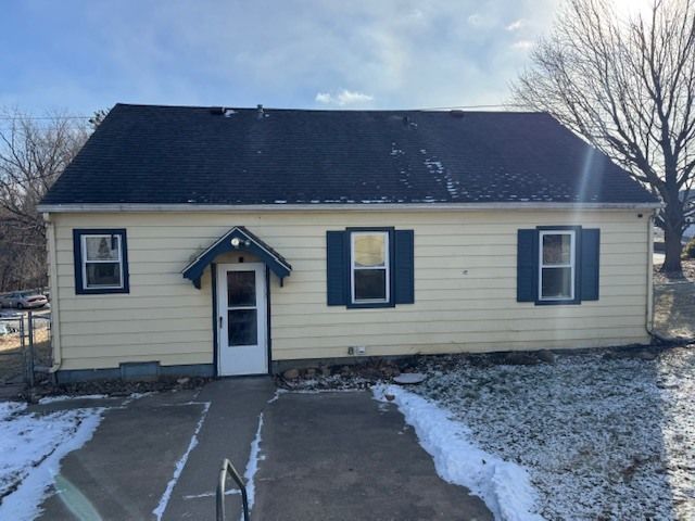 1212 2nd Avenue S, Clinton, IA 52732