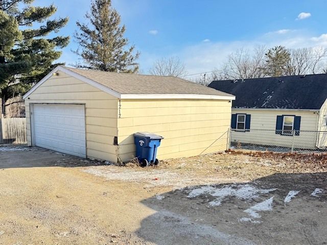 1212 2nd Avenue S, Clinton, IA 52732