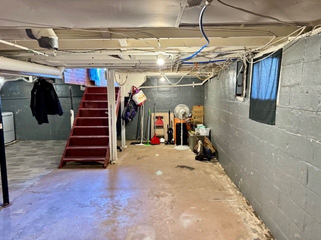 1212 2nd Avenue S, Clinton, IA 52732