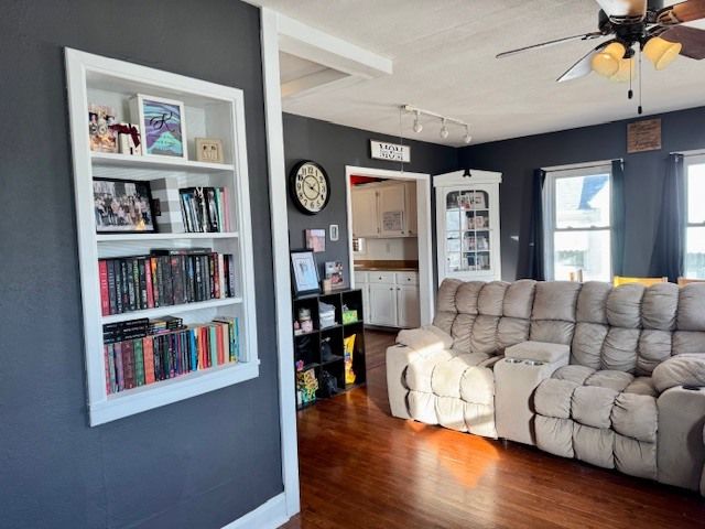 1212 2nd Avenue S, Clinton, IA 52732