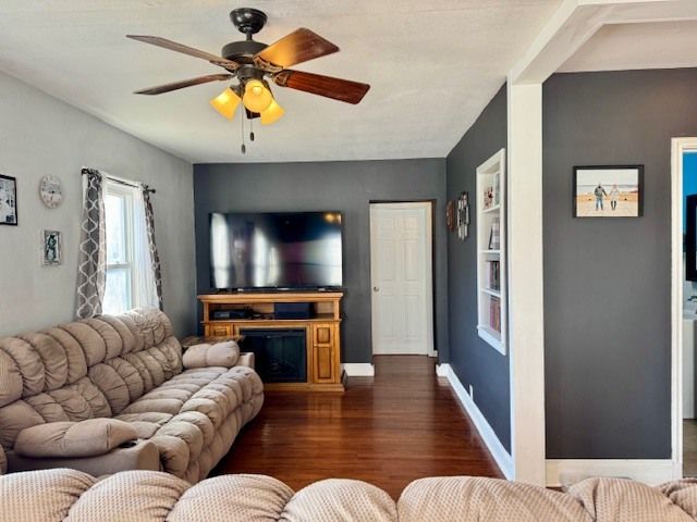 1212 2nd Avenue S, Clinton, IA 52732