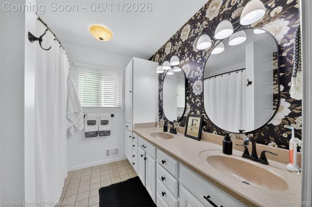 3580 Overton Street, Waterford Charter Township, MI 48328