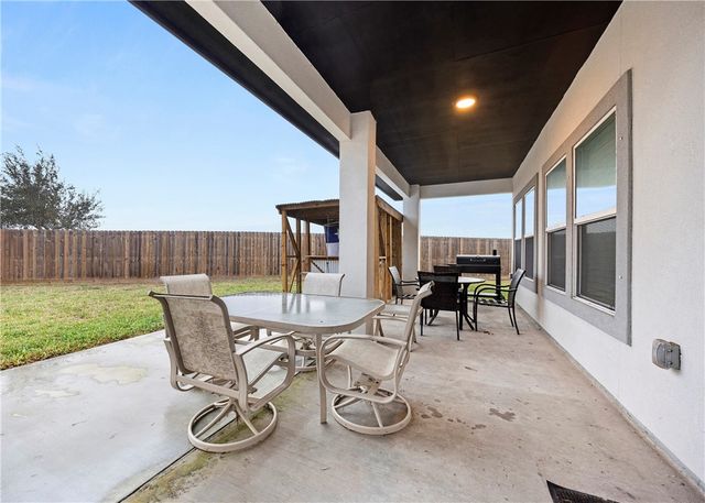 3302 Hadi Dr, Corpus Christi, TX 78415