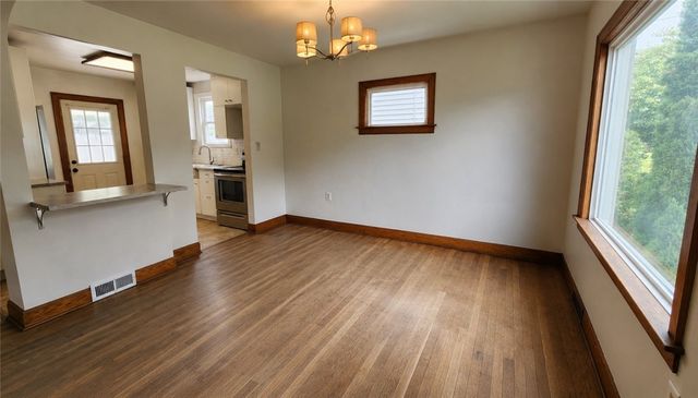 2201 Delaware Ave, New Castle, PA 16105