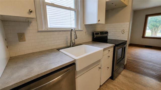 2201 Delaware Ave, New Castle, PA 16105