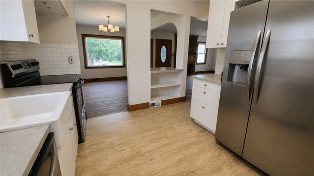2201 Delaware Ave, New Castle, PA 16105