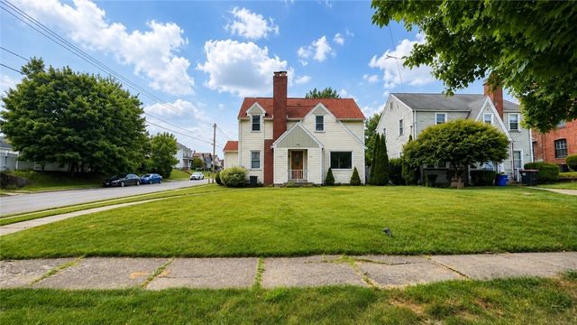 2201 Delaware Ave, New Castle, PA 16105
