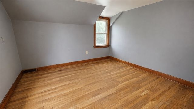 2201 Delaware Ave, New Castle, PA 16105